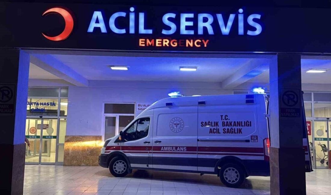 Bitlis'in eski Valisi Erol Karaömeroğlu, Sivas'ta geçirdiği trafik kazasında ağır