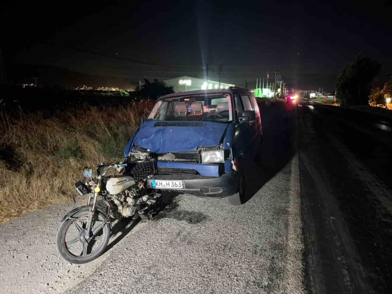 Aydın’ın Söke ilçesinde H.T. yönetimindeki bir minibüs, motosiklete çarptı. Kazada,