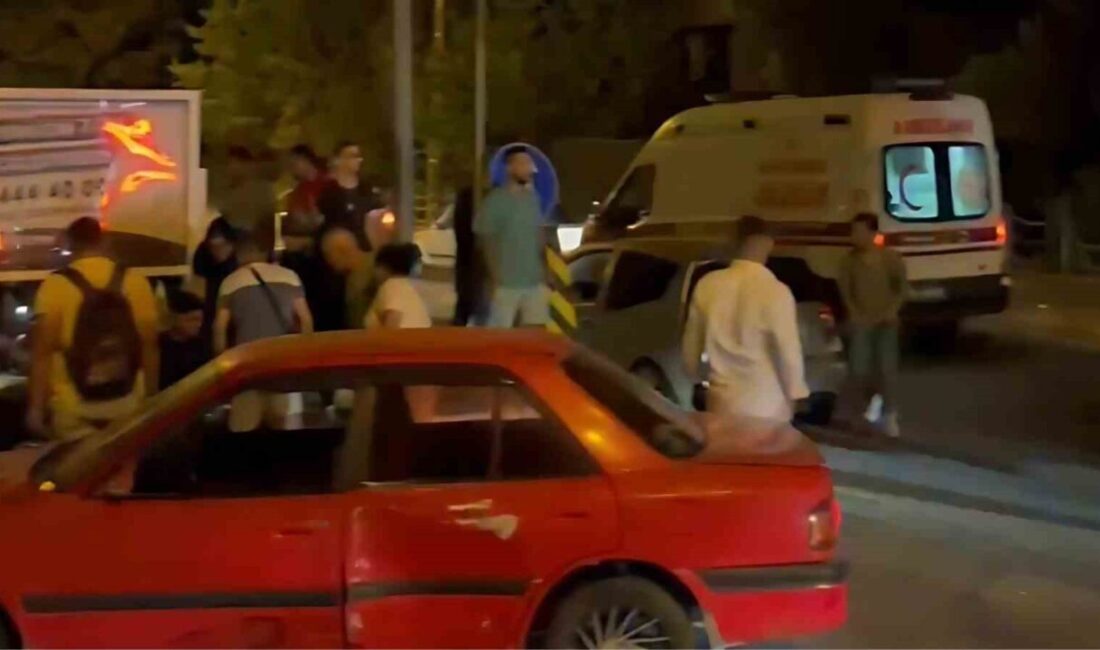 Söke ilçesi Yenikent Mahallesi'nde A.G.'nin kullandığı otomobil ile motosiklet çarpıştı.