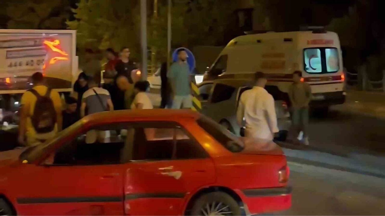 Söke ilçesi Yenikent Mahallesi'nde A.G.'nin kullandığı otomobil ile motosiklet çarpıştı.