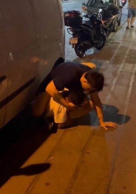 Üsküdar'da sosyal medyada tartışan E.E. (21) ve M.C.T. (24) yüz