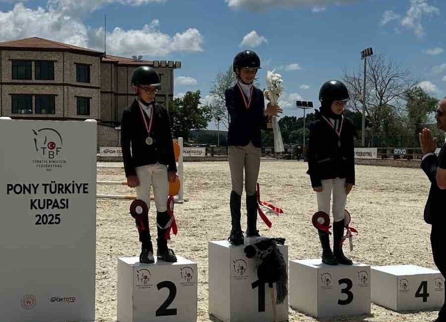 Gebze Belediyesi Spor Kulübü, Türkiye Binicilik Federasyonu'nun düzenlediği Pony Türkiye