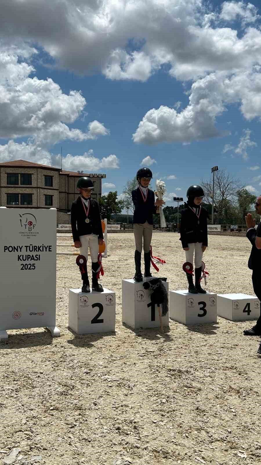 Gebze Belediyesi Spor Kulübü, Türkiye Binicilik Federasyonu'nun düzenlediği Pony Türkiye