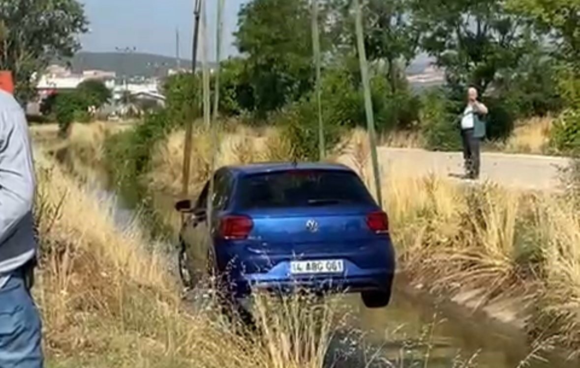 Bolu'nun Sandallar Mahallesi'nde gece saatlerinde kontrolden çıkan 14 ABG 061
