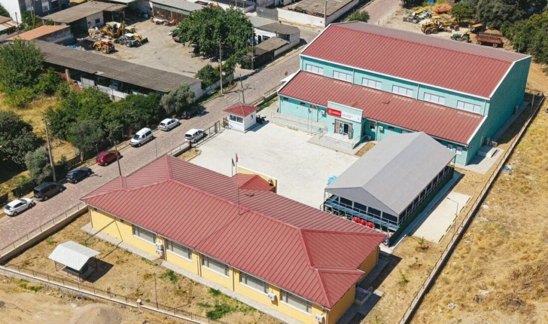 Gençlik ve Spor Bakanlığı'nın desteğiyle Sultanhisar'da açılan gençlik merkezi, spor