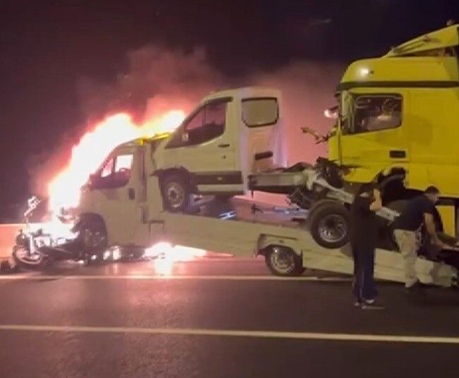 TAG Otoyolu'nda meydana gelen kazada, motosikletle sağ şeritte duran Mehmet