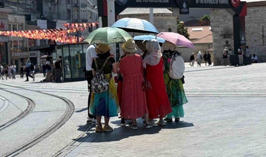 İstanbul'da artan sıcak hava, özellikle Taksim Meydanı'nda vatandaşları zor durumda