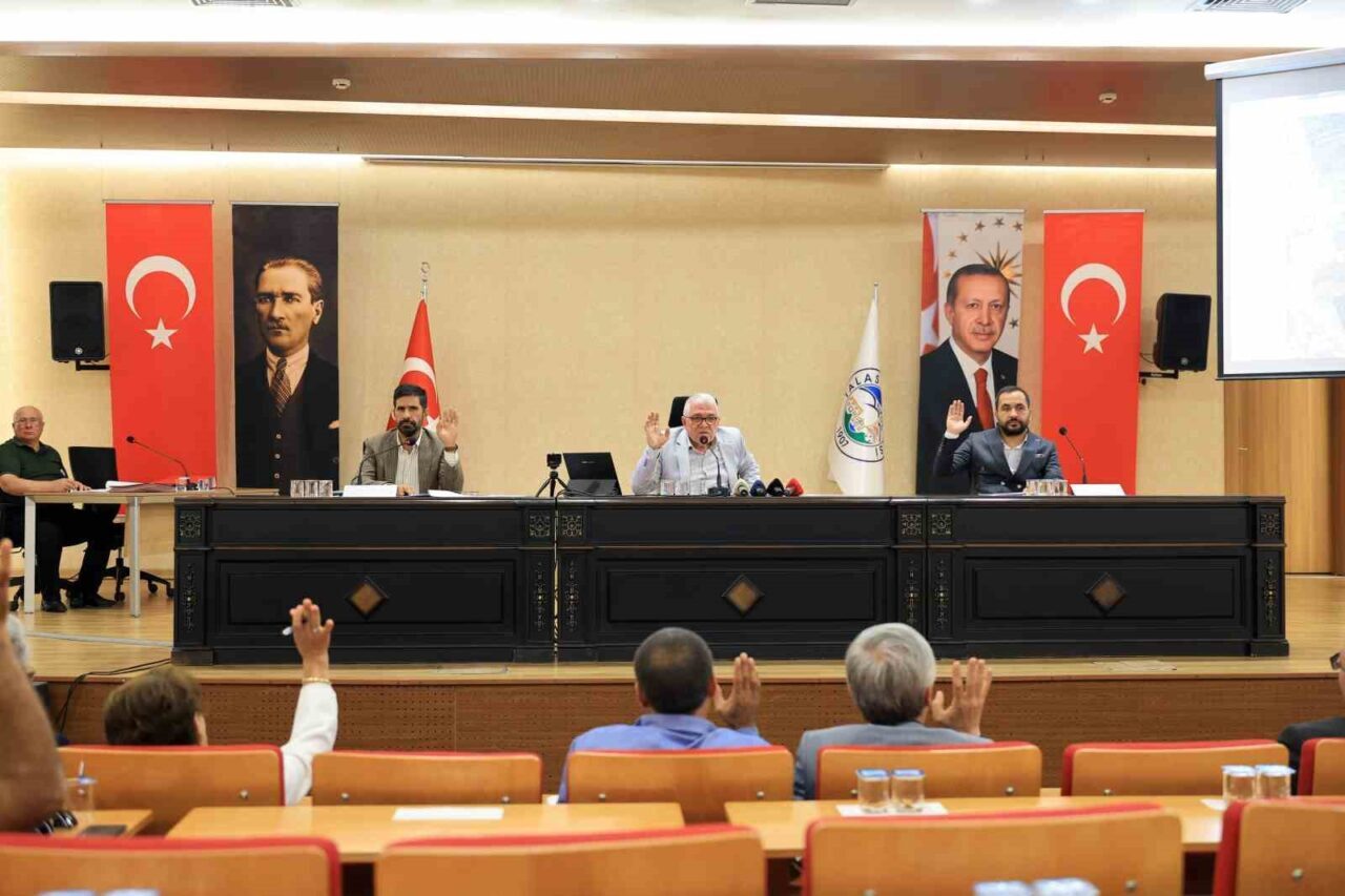 Talas Belediye Meclisi, Başkan Vekili Kemalettin Cengiz Tekinsoy'un başkanlığında 17