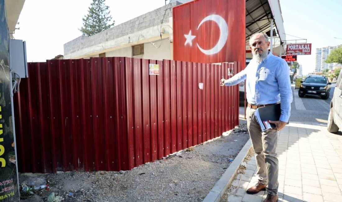 Adana'nın Yüreğir ilçesinde yaşayan Mehmet Kındık, tapulu arazisini trapez sacla