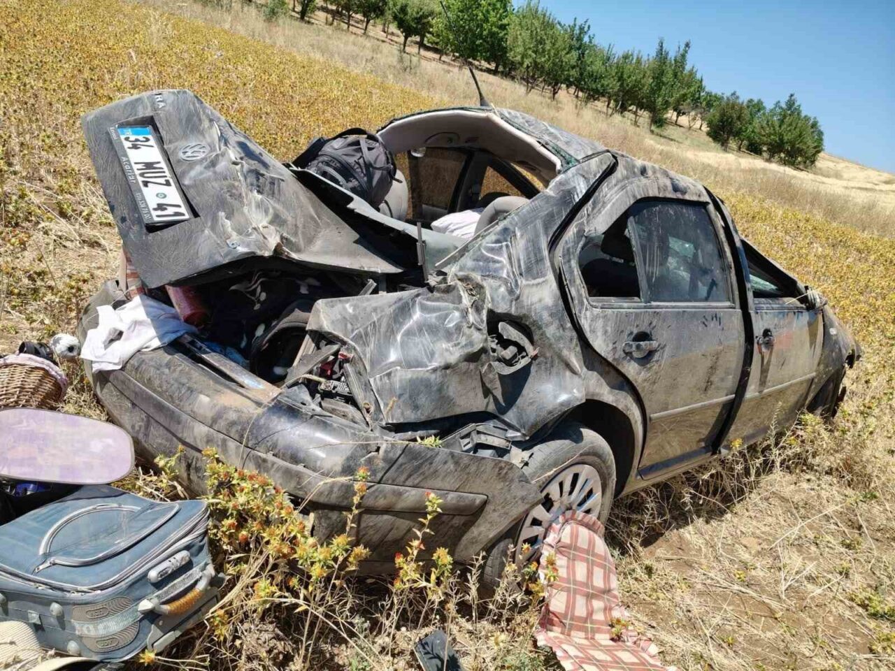 Konya'nın Beyşehir-Seydişehir kara yolunda bir otomobilin devrilmesi sonucu S.M., M.M.