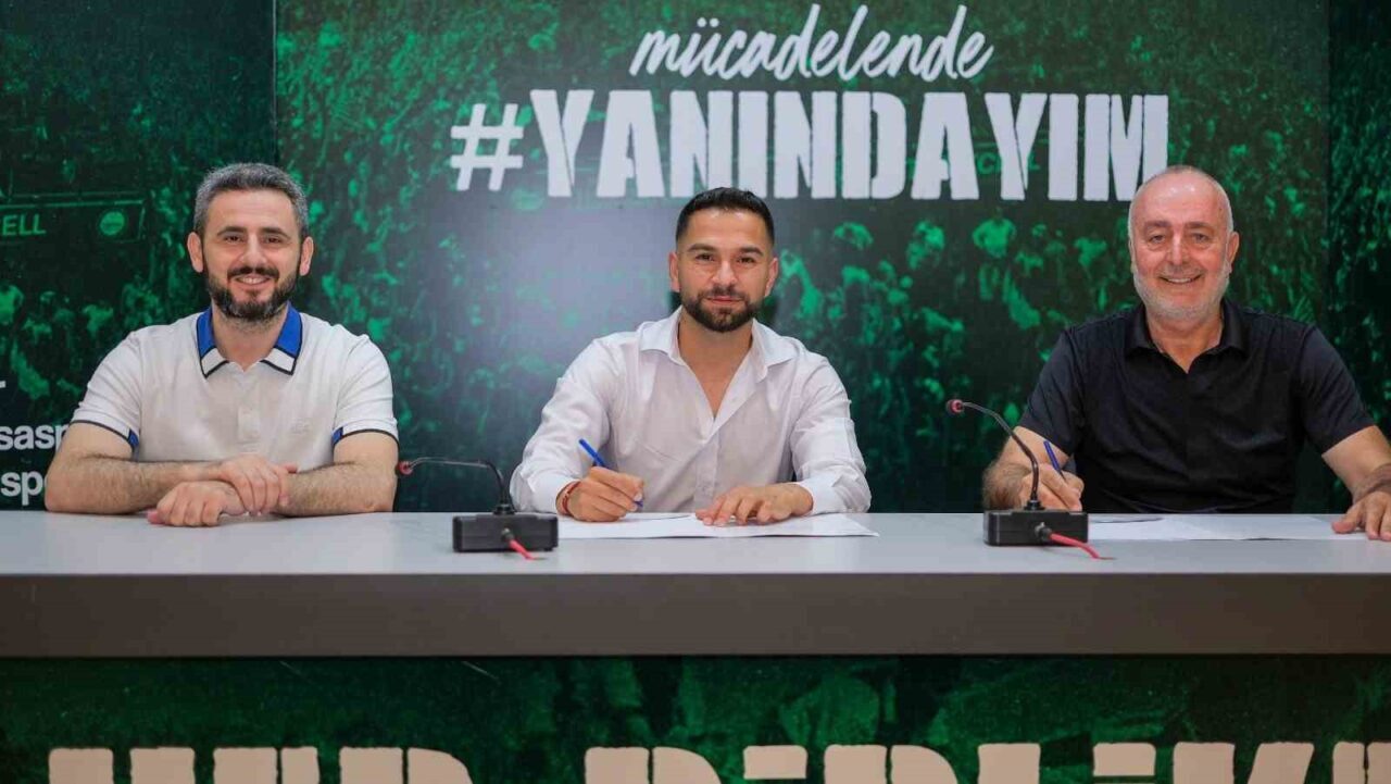 Bursaspor, Tayfun Aydoğan ile transfer anlaşmasını resmi olarak duyurdu. 29