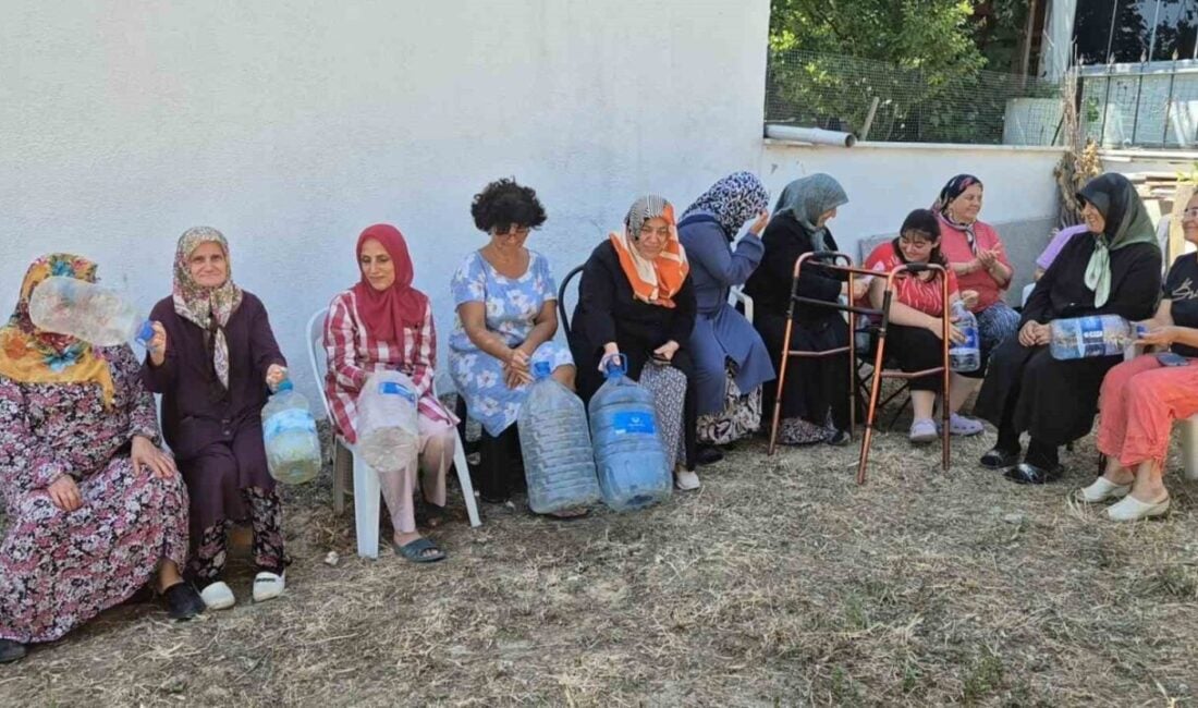 Tekirdağ'ın Marmaraereğlisi ilçesindeki Dereağzı Mahallesi'nde bir haftadır süren su kesintisi,