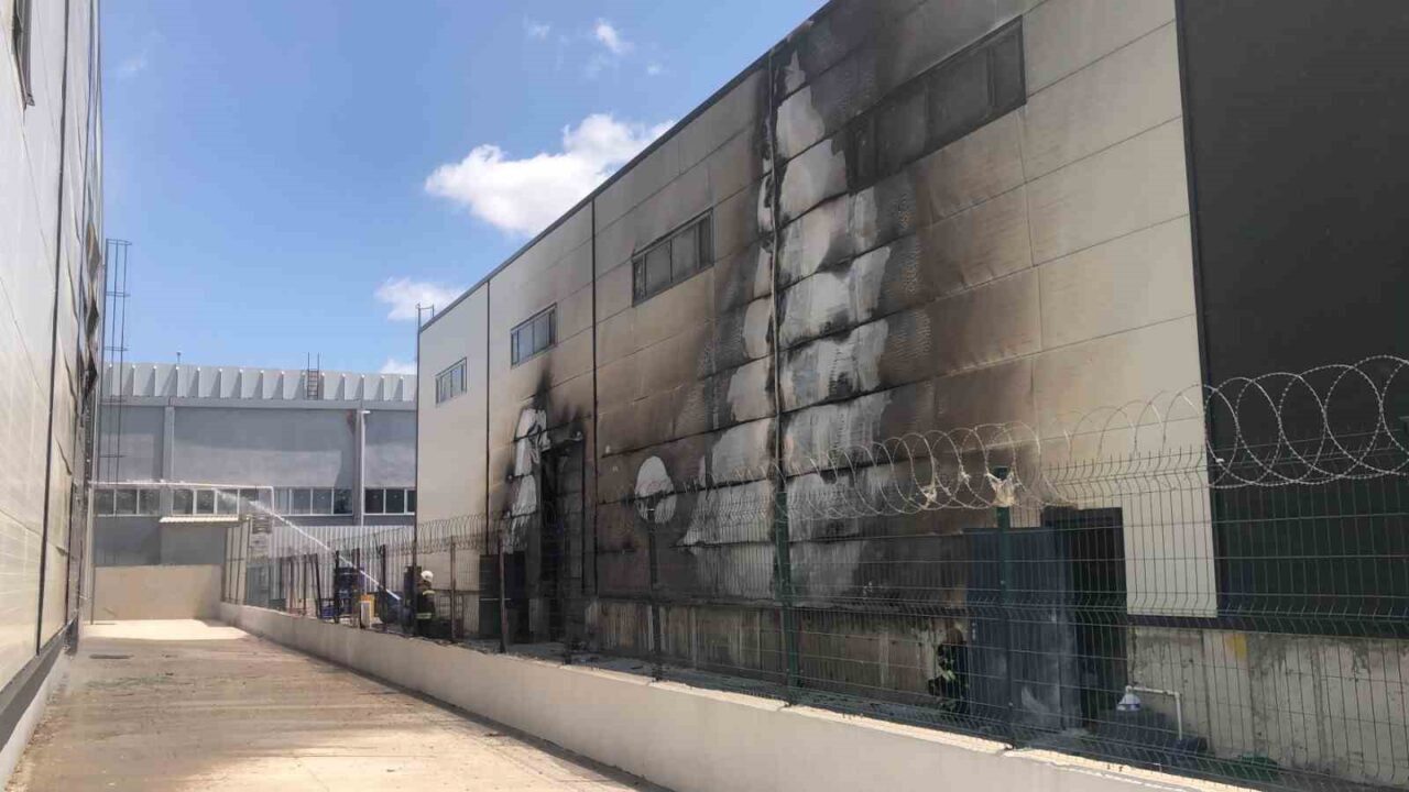 Tekirdağ'ın Çerkezköy ilçesindeki bir kimya fabrikasında, yüksek sıcaklıkların tetiklediği bir