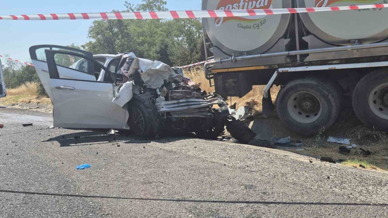 Tekirdağ'ın Ergene ilçesinde bir süt kamyonunun ters yöne girmesi sonucu