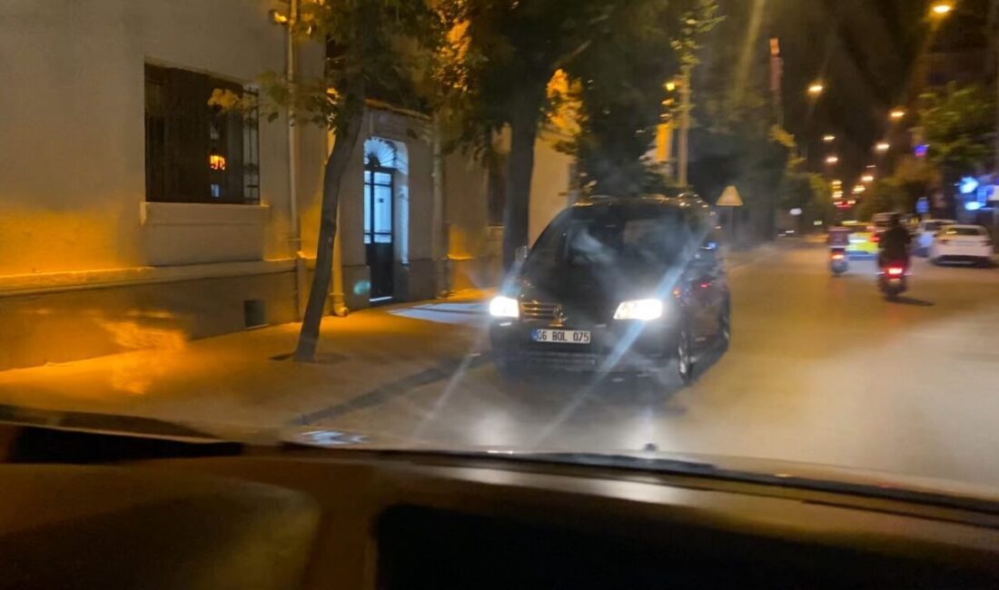 Eskişehir'de gece 00.33'te, 06 BOL 075 plakalı otomobilin ters yönden