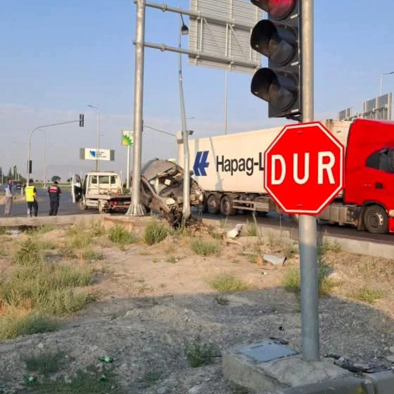 Kayseri'nin Yeşilhisar ilçesinde V.K. yönetimindeki hafif ticari araç, direksiyon hâkimiyetinin