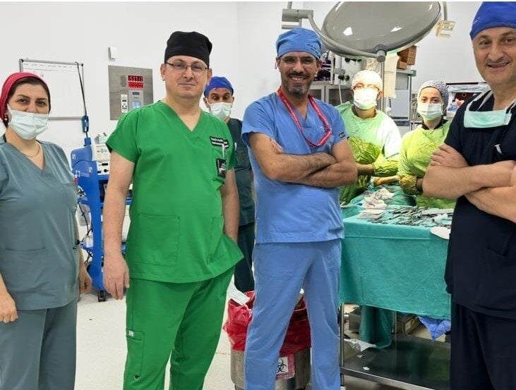 Trabzon'daki Kanuni Eğitim ve Araştırma Hastanesi'nde Opr. Dr. İsmet Çelik