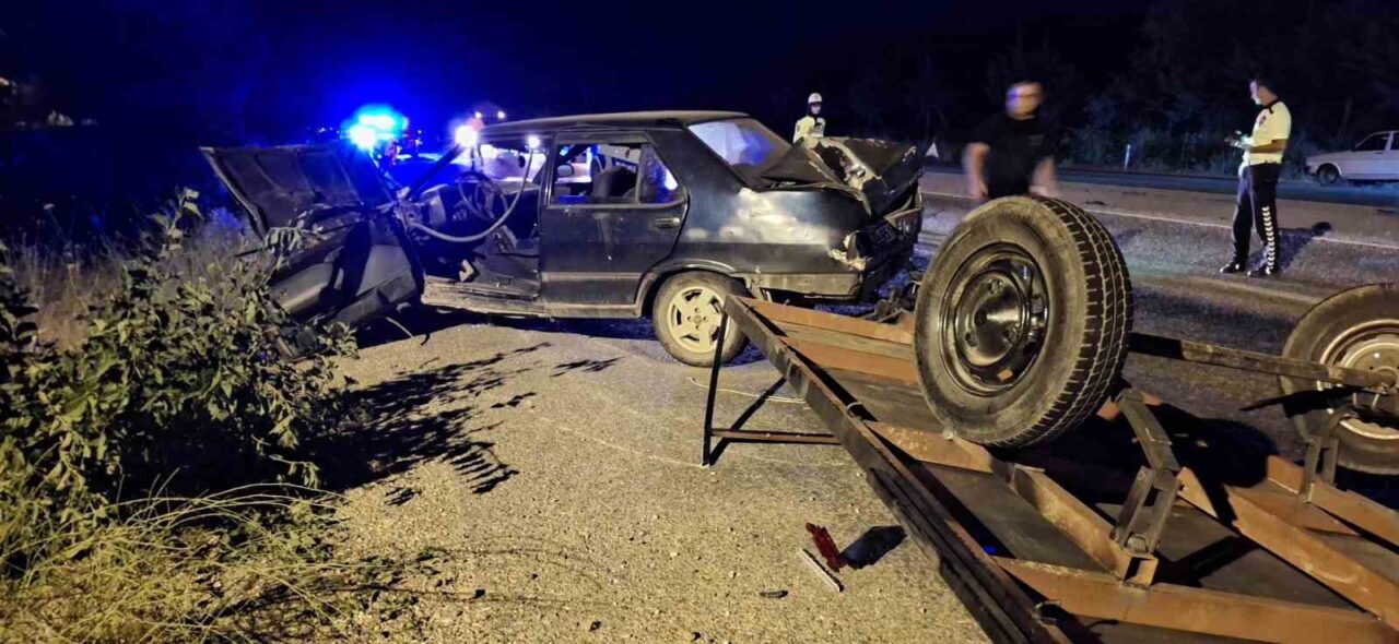 Denizli'nin Kale ilçesinde, D.A. (22) yönetimindeki Volkswagen lüks araç, A.T.