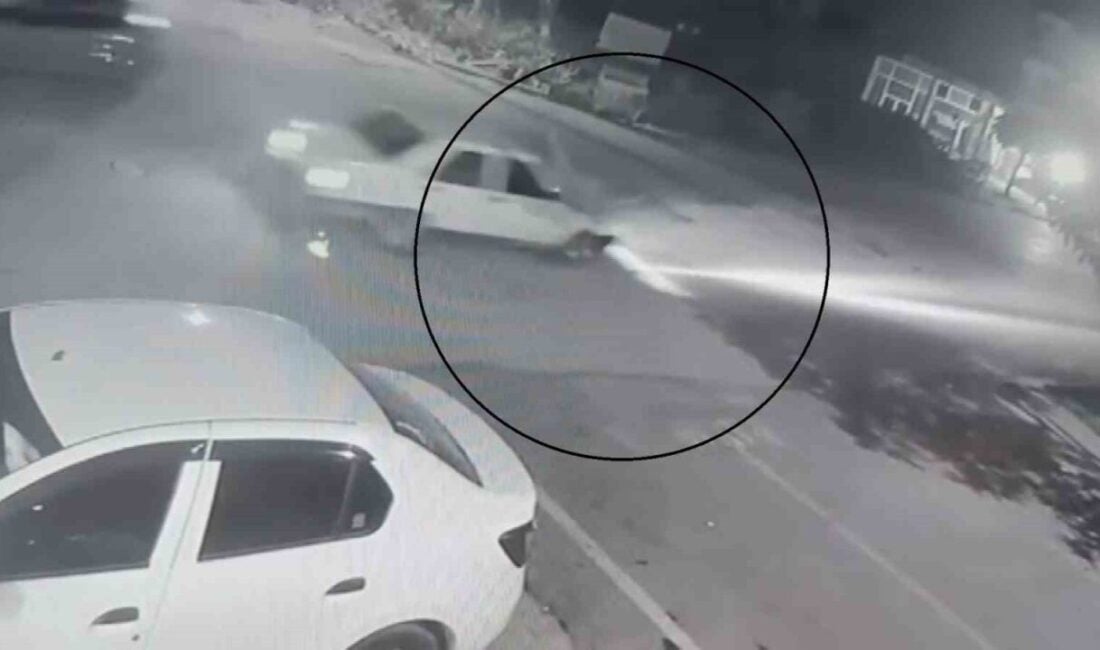 Hatay’ın Payas ilçesinde yolun karşısına geçmeye çalışan Kenan A., Tofaş