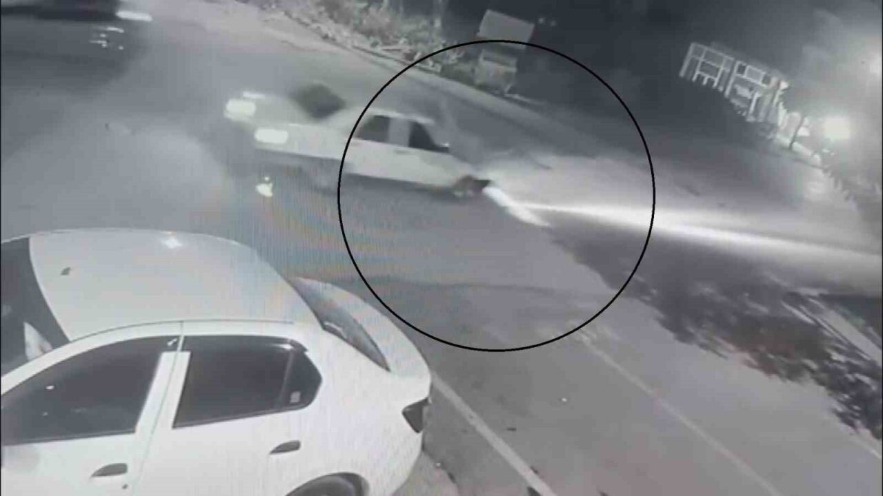 Hatay’ın Payas ilçesinde yolun karşısına geçmeye çalışan Kenan A., Tofaş