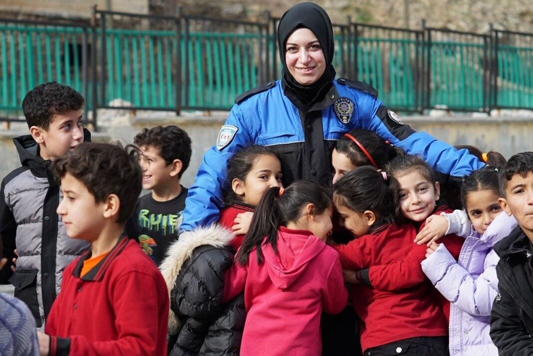 Hakkari'de toplum destekli polislik yapan Aleyna Taşkın, 4,5 yıl süren