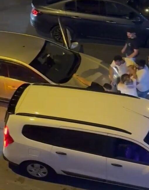 Esenyurt'ta, Gazi Caddesi'nde iki sürücü arasında başlayan tartışma, birinin diğerini