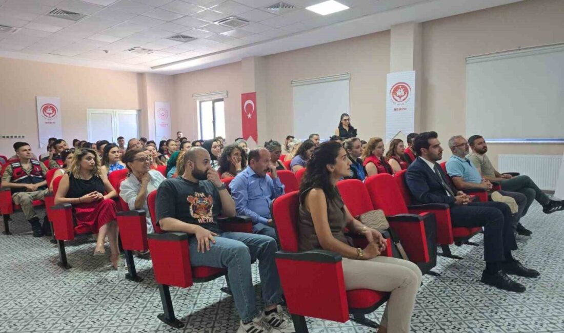 Tunceli'deki "Aile ve Hukuk" söyleşisinde, Aile ve Sosyal Hizmetler İl