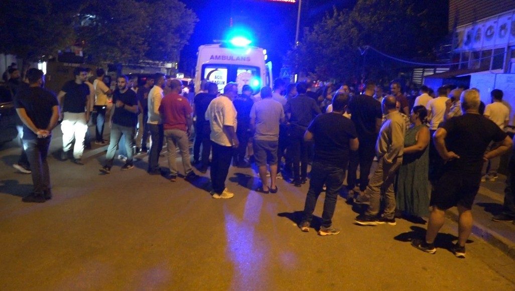 Tunceli'nin Moğultay Mahallesi'nde iki grup arasında çıkan silahlı ve bıçaklı