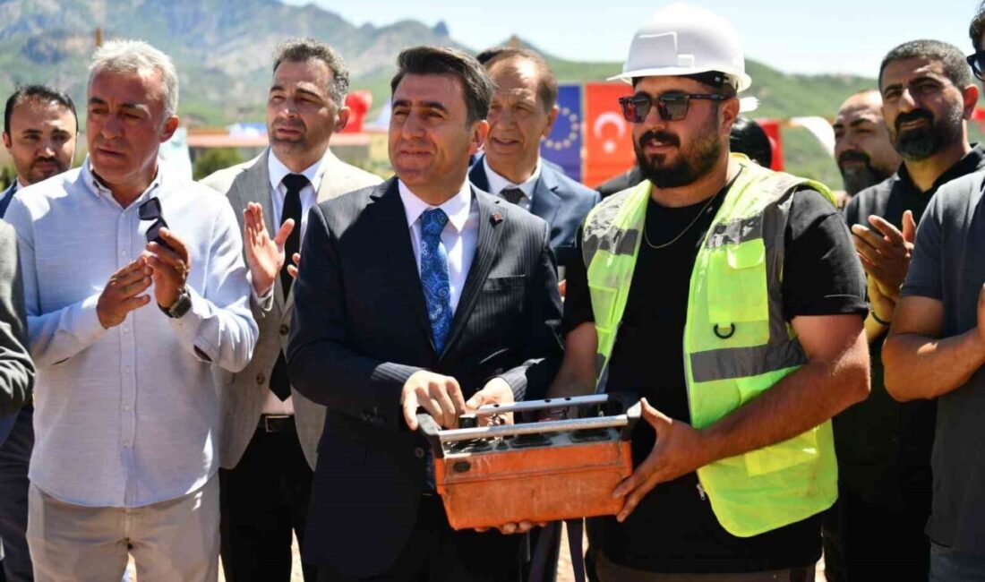 Tunceli'de, Ekmek Dünyası Dondurulmuş Unlu Mamuller Fabrikası'nın temeli atıldı. Vali