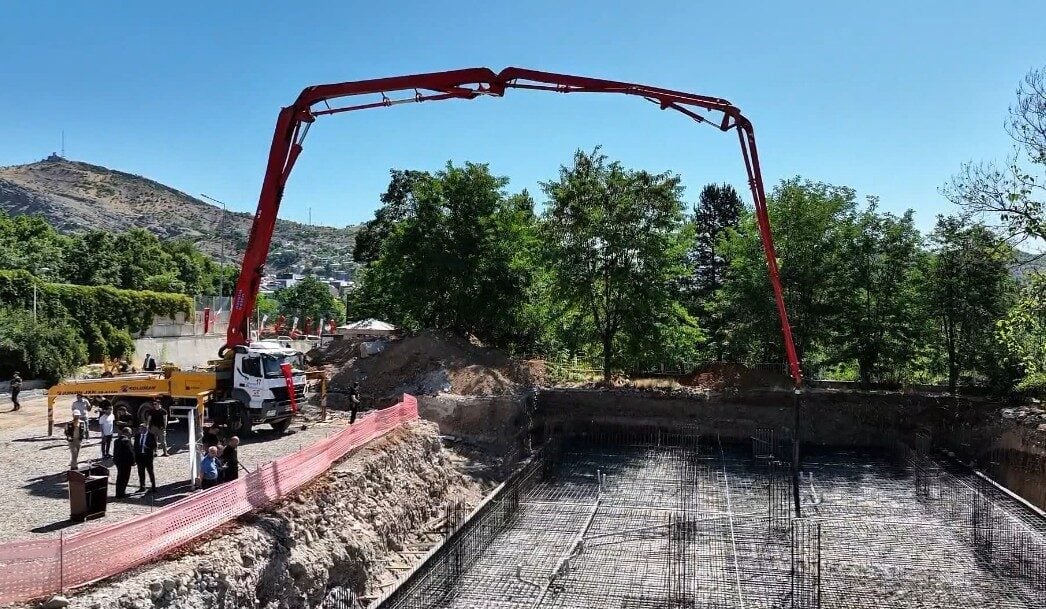 Tunceli'de eski polisevinin yerinde daha modern bir tesis inşa ediliyor.