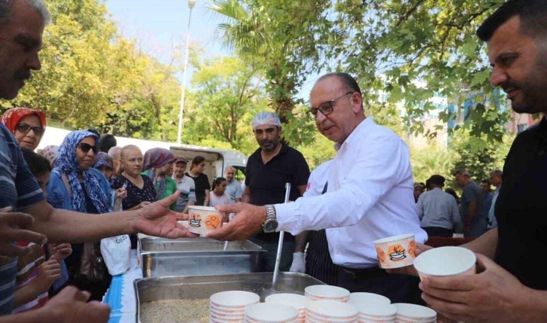 Manisa'nın Turgutlu ilçesinde geleneksel aşure hayrı, 9 Temmuz Çarşamba günü