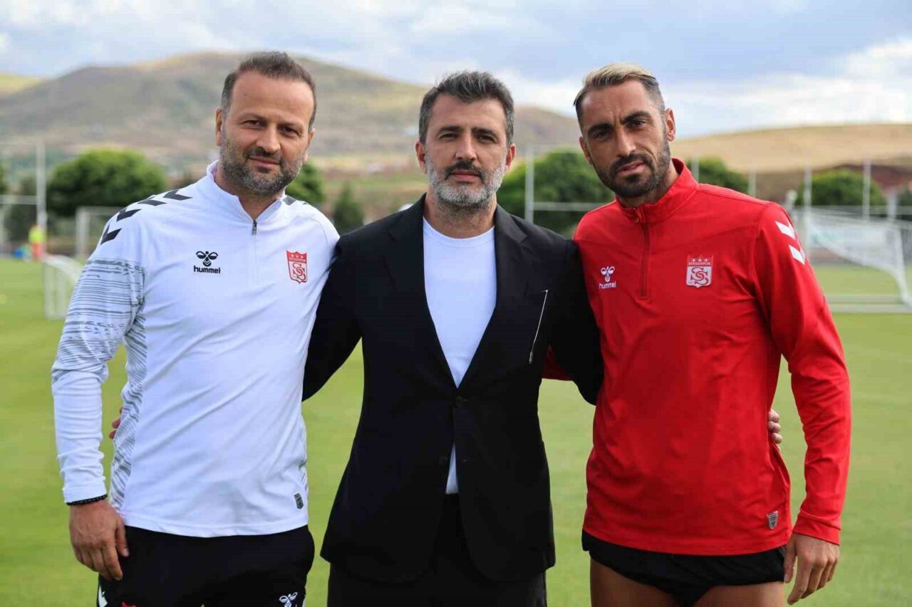 Sivasspor kaptanı Uğur Çiftçi, geçen sezon yaşanan tartışmalar için özür