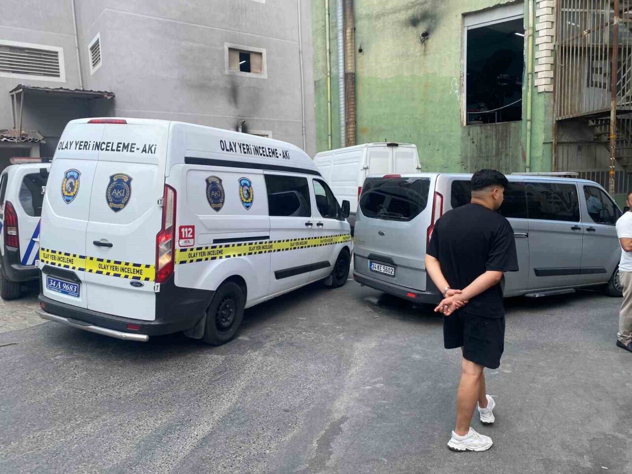 Ümraniye'deki bir iş merkezinde asansör kazası meydana geldi. Yük asansörünün