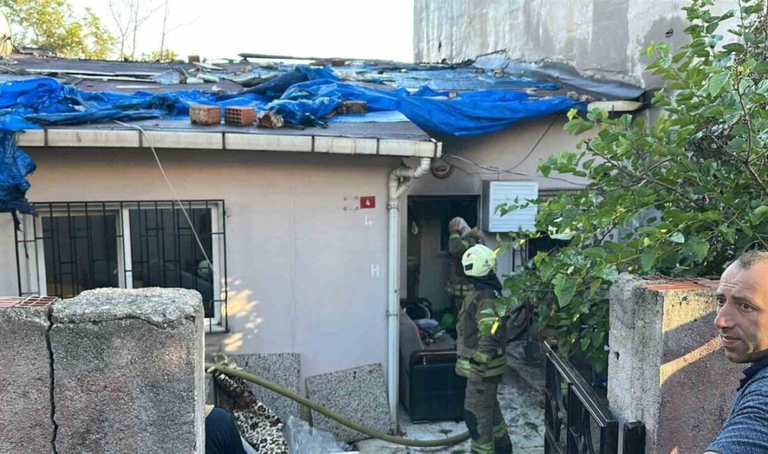 Ümraniye Dumlupınar Mahallesi'nde bir çocuğun çakmakla oynaması sonucu çıkan yangında