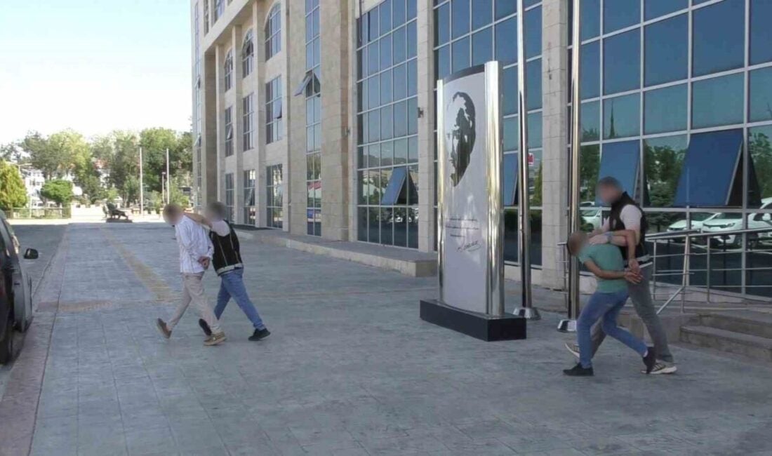 Uşak İl Emniyet Müdürlüğü, uyuşturucu ticaretini önlemek amacıyla düzenlediği operasyonda