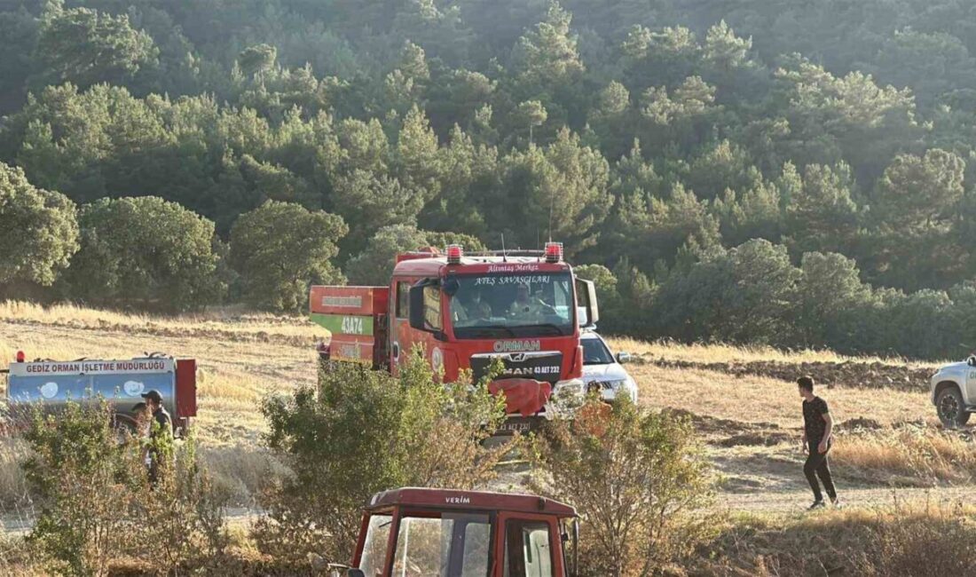 Uşak'taki yangın, tarım arazisinde biri saman balyalama makinesinden kaynaklandı. Yangın,