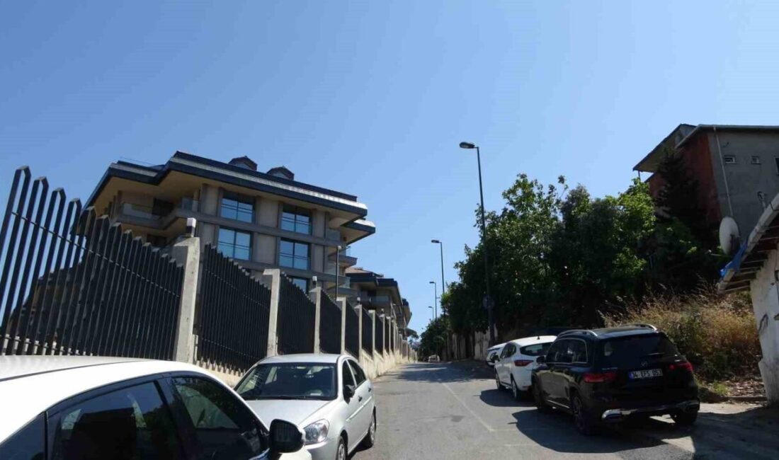 Üsküdar Burhaniye Mahallesi’nde temizlik hizmetlerinin yetersizliği ve çöp yığınları mahalle