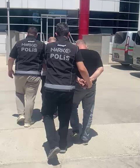 Adıyaman'da yürütülen uyuşturucu operasyonunda S.A. ve H.M.K. isimli iki şahıs