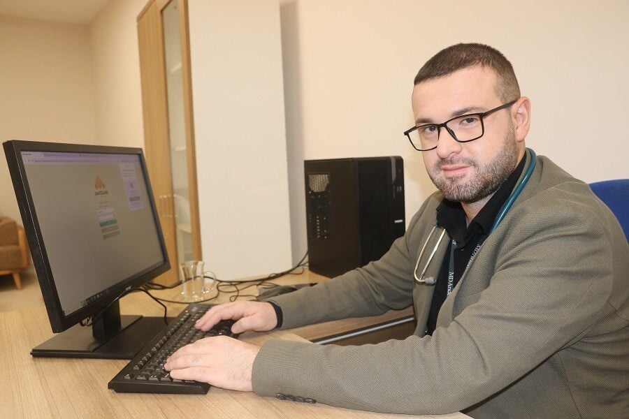 Erzincan Mengücek Gazi Eğitim ve Araştırma Hastanesi'nden Doç. Dr. Arif