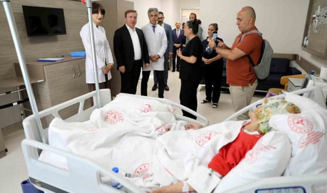 Erzincan Valisi Hamza Aydoğdu, Mengücek Gazi Eğitim ve Araştırma Hastanesi'nde