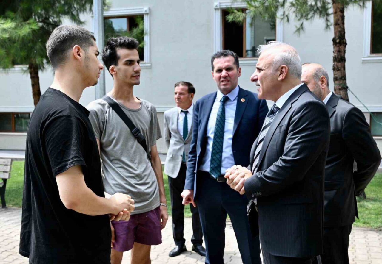 Diyarbakır Valisi Murat Zorluoğlu, 2025-2026 eğitim-öğretim yılı öncesinde yükseköğretim yurtlarını