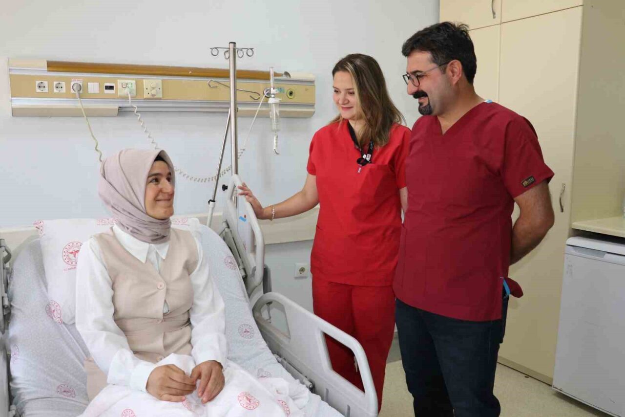 Van'ın Bahçesaray ilçesinde yaşayan Sakine Allahverdi, paratiroid bezinin yanlış yerleşimi