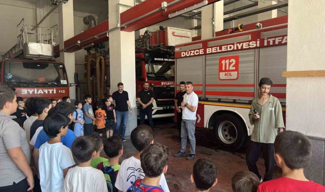 Düzce'de, Gençlik Spor Bakanlığı'nın Yaz Kulübü üyeleri, Düzce Belediyesi İtfaiye