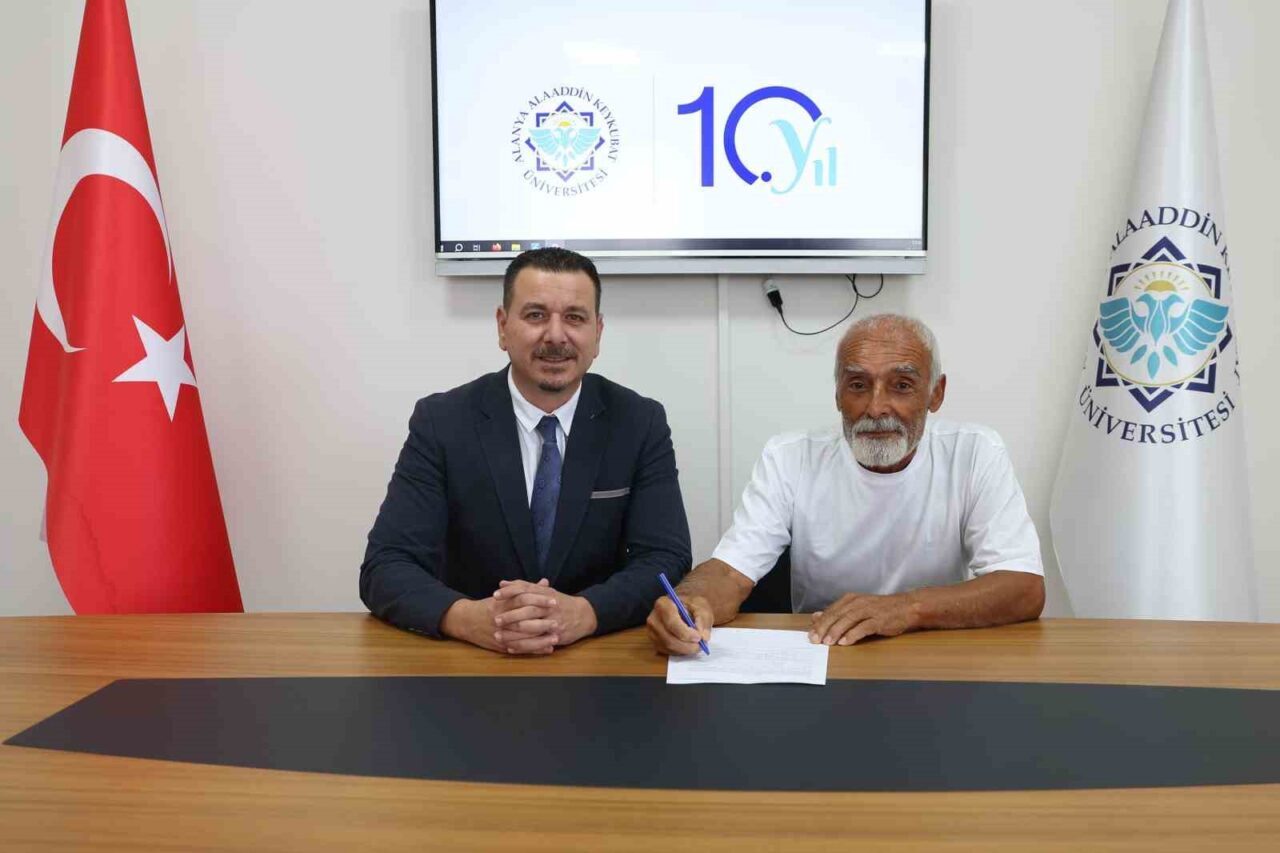 Alanya Alaaddin Keykubat Üniversitesi Tıp Fakültesi, İstanbul'dan 72 yaşındaki Niyazi