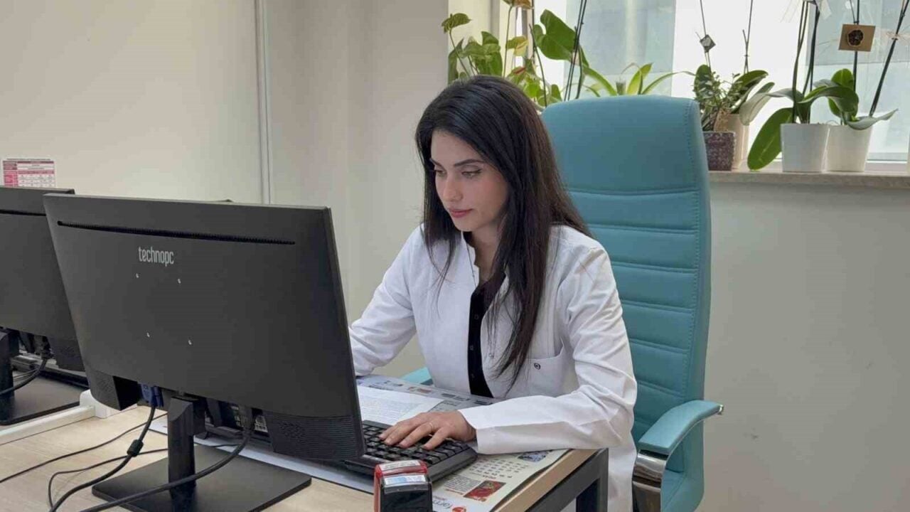 Hava sıcaklıklarının artmasıyla birlikte Dermatolog Dr. İnci Deniz İnanç, kalın