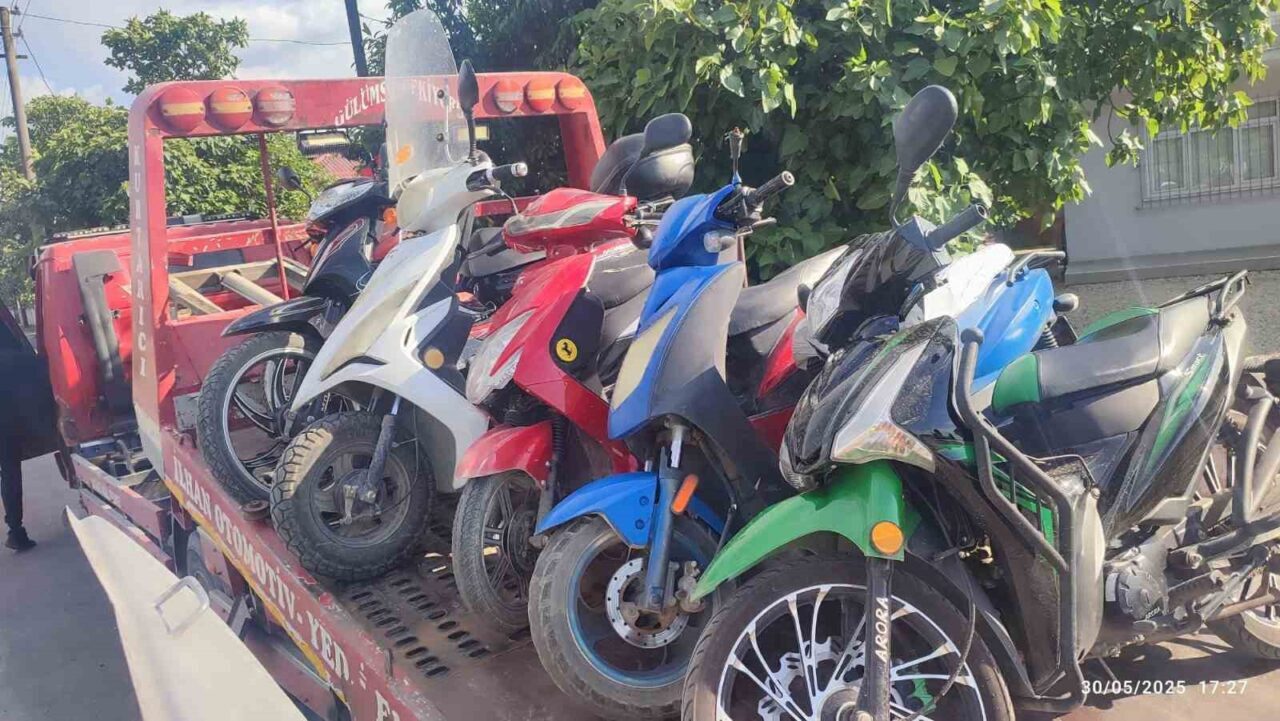 Sakarya'da jandarma, yaz aylarında artan motosiklet kazalarına karşı denetimleri sıklaştırdı.