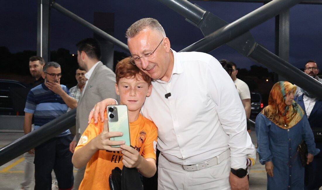 Adapazarı Belediyesi, yaz etkinlikleri kapsamında "Çocuk Sineması" programını Korucuk Kapalı