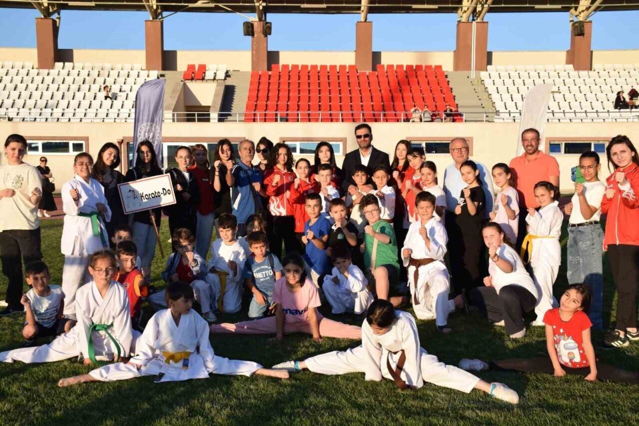 Afyonkarahisar'da Gençlik ve Spor Bakanlığı tarafından düzenlenen Yaz Spor Okulları