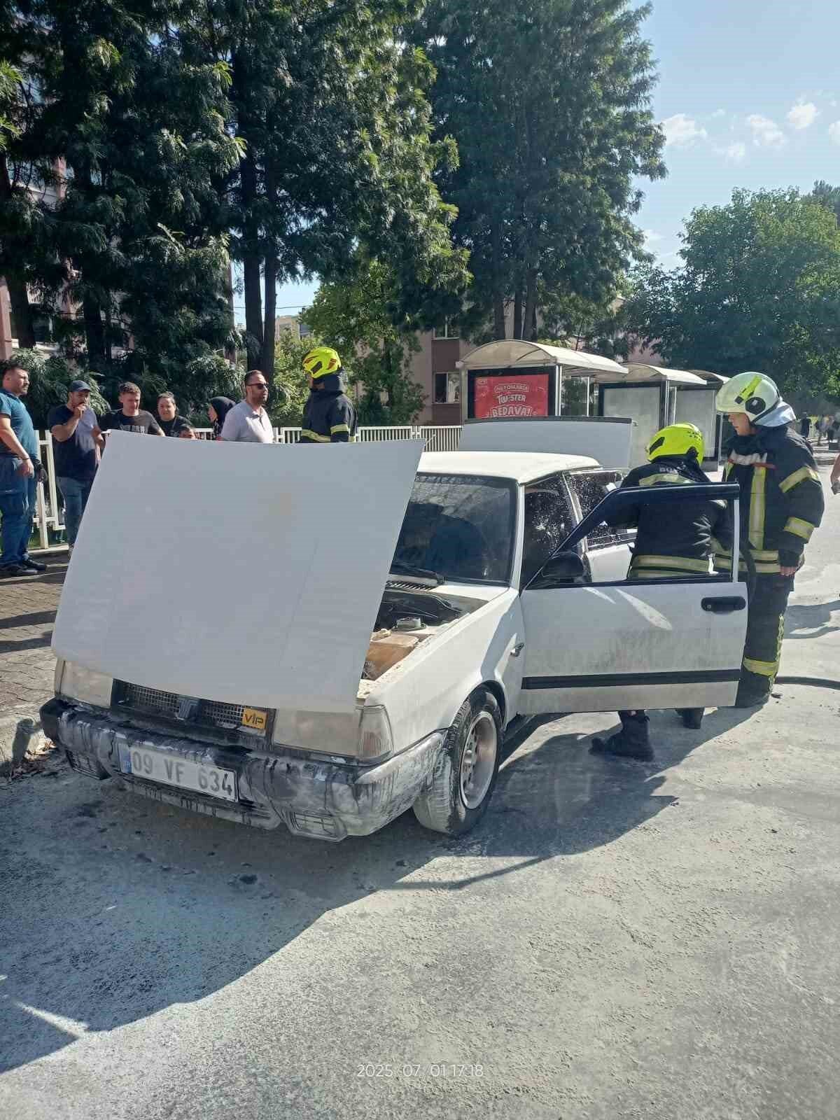 Aydın'ın Kuşadası'ndan yeni aldığı otomobili kısa sürede alev alan U.T.,
