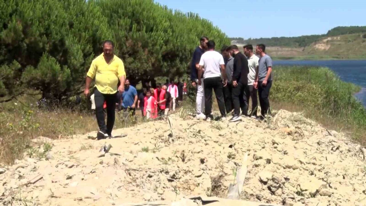 İstanbul Büyükşehir Belediyesi'nin Mavi Göl'ü hafriyat döküm alanı olarak belirlemesi,